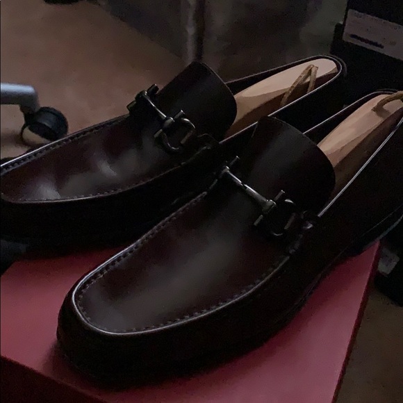 Brown Ferragamo shoes - Picture 2 of 7